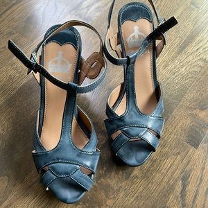 Crown vintage sandals 6.5 retro dusty blue pinup